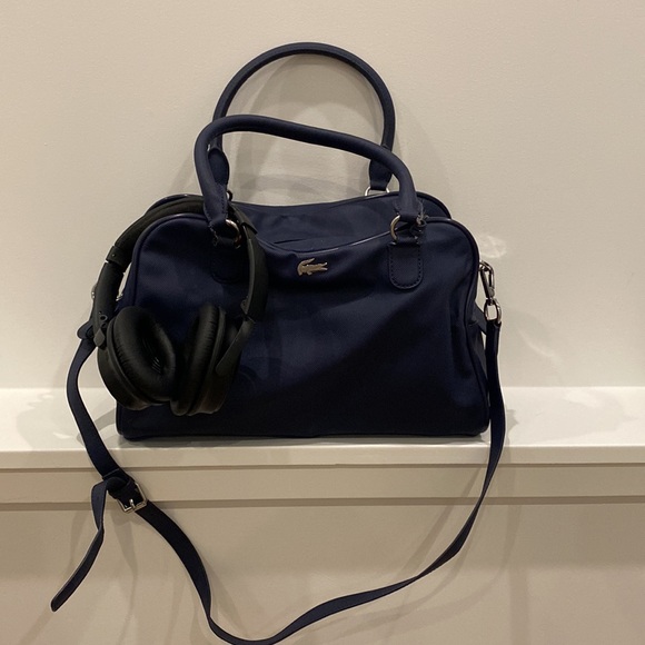 Lacoste crossbody bag with strap - Picture 5 of 9